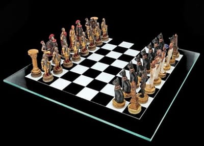 Schaakspel Figuren - Historisch Schaakspel - Strategische Partijen - Handgeschilderd Ontwerp - 38x38 cm - Meerkleurig