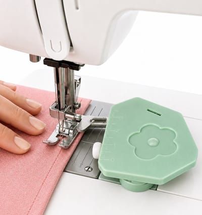 2x Magnetische Naadgeleider voor Naaimachine – Multifunctionele Naailiniaal met Schaalverdeling – Magnetische Steekgeleider voor Rechte en Gebogen Naden – Naaimachine Accessoires