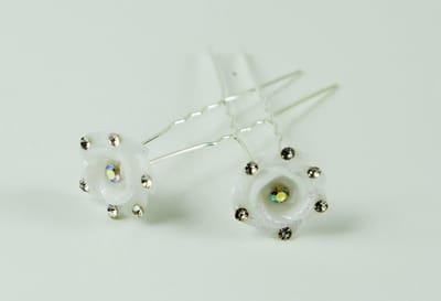 Haarpinnen bloem groot wit met strass