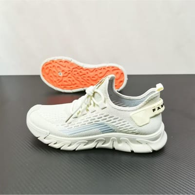 Nieuwe Zomersport Lichtgewicht Herenschoenen Vliegend Geweven Dunne Ademende Heren Hardloop Mesh Schoenen Casual Schoenen 44 white