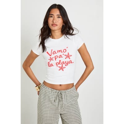 boohoo Dames Vamo Pa La Playa Bedrukt Baby T-shirt | Wit | Maat: XS