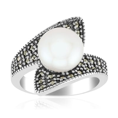 Cavill - Zilveren Damesring met 9 mm Witte Zoetwaterkweekparel en 0,34 ct Markasieten - 925 Sterling Zilver - Modern Elegant Design