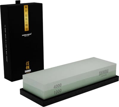 Shinrai Knives - Tweezijdige Slijpsteen - Slijpsteen voor messen - Wetsteen - Grit 1000/4000 - Geleverd in luxe geschenkdoos