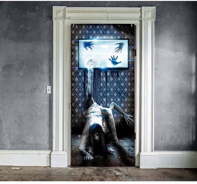 Fiestas Guirca - Deur decoratie Scary TV ( 80 x 180 cm) - Halloween - Halloween Decoratie - Halloween Versiering