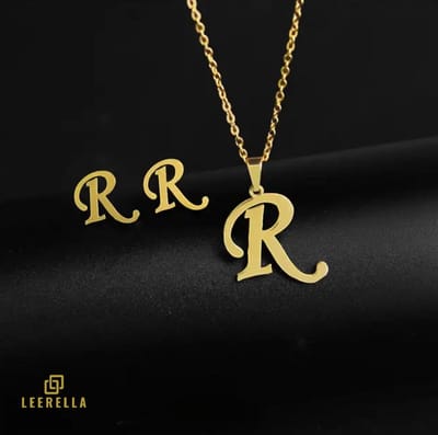Leerella | R | Luxe Goudkleur Initialen Ketting & Oorbellen Set - Roestvrij Staal - Letters A t/m Z - Persoonlijke Sieraden voor Elke Gelegenheid Moederdag, Valentijnsdag en Verjaardag Cadeau Ketting 45 cm