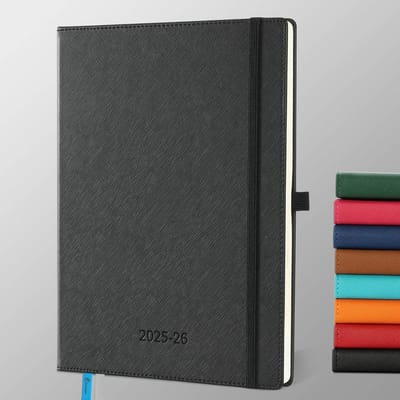 Famanu – Weekplanner 2025–2026 A4 29 x 21,7 cm 18 maanden met PU-leer kaft zwart en overzichtelijke layout