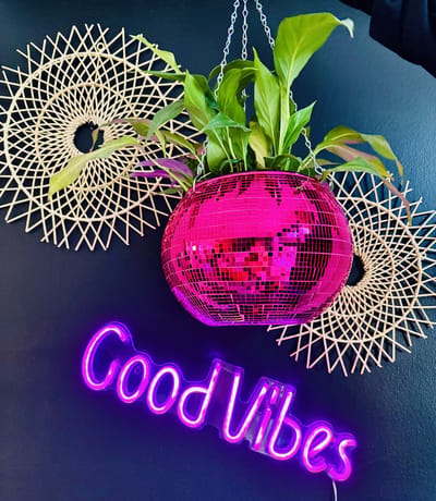 Housevitamin Hangende Vaas - Disco Glitter- Glas -Roze - 25x25x25cm