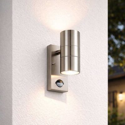 Jasmin wandlamp - RVS - Bewegingsmelder en schemerschakelaar - IP44 spatwaterdicht - - Up & Downlight voor buiten - Exclusief GU10 lichtbronnen