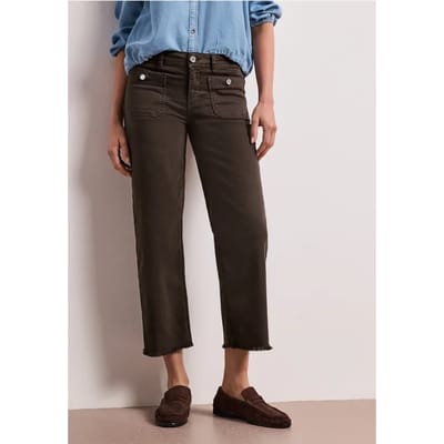 Mid Waist straight leg jeans in casual fit