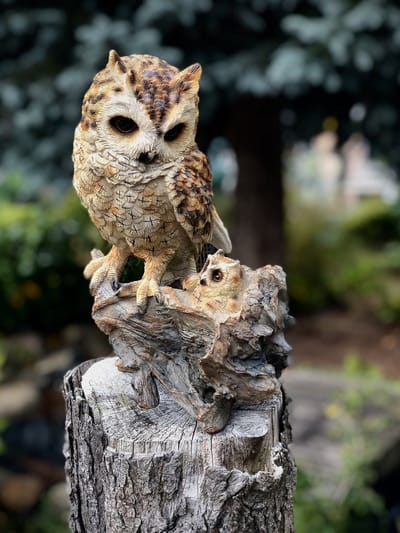 Ransuil met baby 26.4 cm hoog - polyester - polystone - zomercollectie - herfstcollectie - beeld - tuinbeeld - hoogkwalitatieve kunststof - decoratiefiguur - interieur - accessoire - voor binnen - voor buiten - cadeau - geschenk - kerst - nieuwjaar