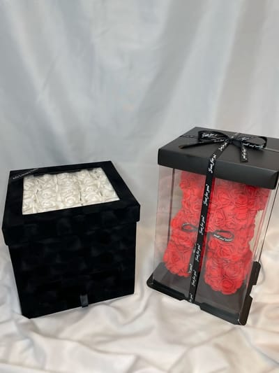 Gift box - AG Luxurygifts Rozen box - Valentijnsdag - flowerbox - velvet box - rozen - soap roses - rozen beer - cadeau - Moederdag - Kerst cadeau