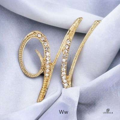 Luxe Strass | W | Letter Broche Goudkleurig met Zirconia Steentjes – Unisex Cursieve Initialen Pin Diverse Maten Voor Heren & Dames