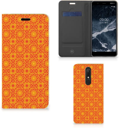 Nokia 5.1 (2018) Hoesje met Magneet Batik Oranje