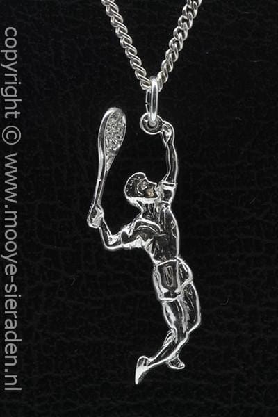 Zilveren Tennisspeler opslag ketting hanger