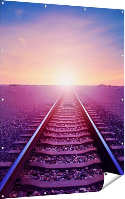 Gards Tuinposter Rails Spoorweg in de Woestijn bij Zonondergang - 120x160 cm - Tuindoek - Tuindecoratie - Wanddecoratie buiten - Tuinschilderij