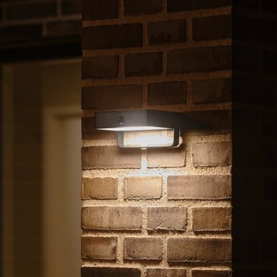 Nordlux Saulio LED buiten wandlamp op zonne-energie, zwart, aluminium, IP44