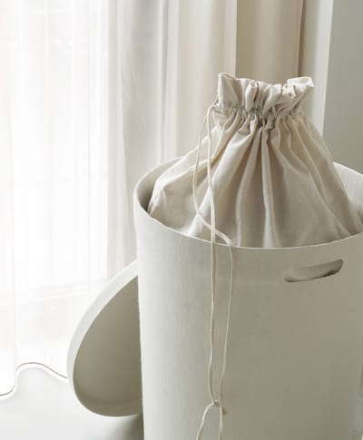 Normann Copenhagen - Verberg katoenen wasmand inzet - gebroken wit