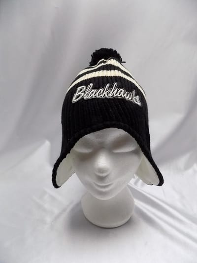Muts IJShockey CCM Vintage Chicago Black Hawks OSFA met Pom