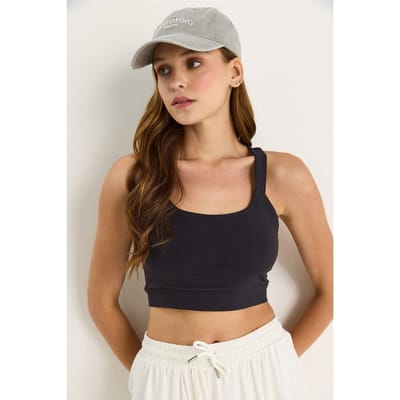 Perfecte vierkante kraag crop blouse