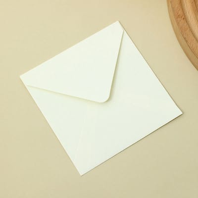 Verpakking van 50 vierkante gekleurde enveloppen - Eenvoudig ontwerp, multifunctionele enveloppen - Handgemaakte enveloppen voor wenskaarten en cadeaus - Creatief briefpapier - Gebroken wit - 10*10cm