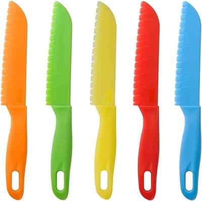 Veiligheidsmes Set van 5 Stuks - Kleurige Serrated Keukenmessen voor Groenten, Fruit, Tomaten en Taarten, Ideaal voor Kinderen en Thuisgebruik