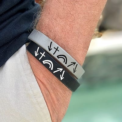 VANDAAG VERZONDEN - Armbanden - Set 2 Stuks - Siliconen - 1 Armband - Christelijk - Jezus - Grijs & Zwart