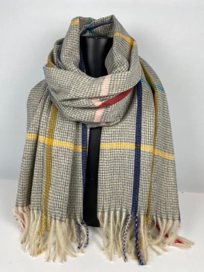 Wintersjaal met ruit en kleuren