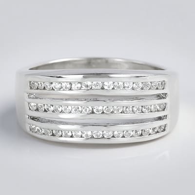 Cavill - Brede Zilveren Ring - 925 Sterling Zilver - 45 Cambodjaanse Zirkonen Briljantgeslepen - Tijdloze Elegante Ring met Lineair Patroon