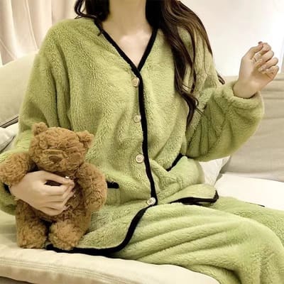 Pyjama en flanelle pour femme, style automne-hiver, nouveau style, cardigan doux, peut être porté à l'extérieur, ensemble de vêtements de détente en polaire corail 2XL beige