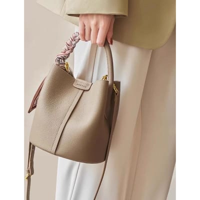 Luxe Handtassen, Modieuze Crossbody Tassen, Groenblauwe Commuter Emmer Tassen, Veelzijdige Enkele Schouder Handgedragen Dames Tassen gray