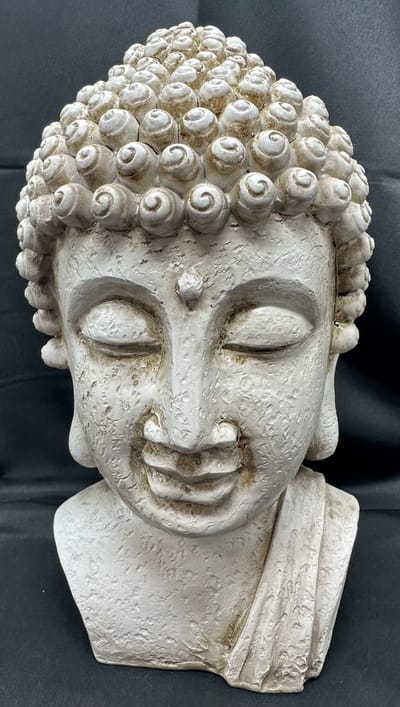 Decoratieve Boeddha - oud wit - hoogte 23 cm x 14 x 10 cm - polyresin - Woonaccessoires - Decoratieve beelden