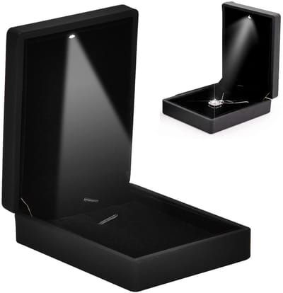 Dailygoods- Sieraden Vitrine met LED-licht - Juwelen Doosje - Hanger/ Ringen Opbergdoos - Duurzaam Kunststof - Klassiek Design - Perfect voor Huwelijksaanzoek - Juwelendoos