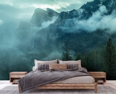 Fotobehang - Bergen - Mist - Bomen - Landschap - Vliesbehang - (368 x 254 cm)