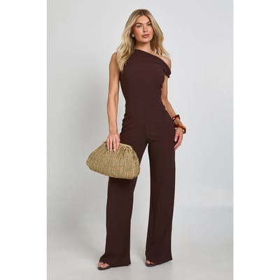 boohoo Dames Getextureerde Jumpsuit Met Asymmetrische Hals En Wijde Pijpen | Chocoladebruin | Maat: 36