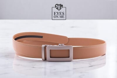 Lichtbruine lederen riem zonder gaatjes met automatische gesp voor heren ( Model N062 )