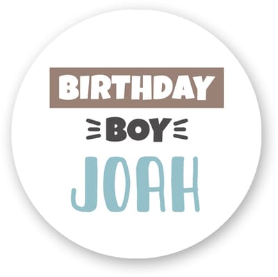 traktatiesticker Birthday Boy met naam– Verjaardagssticker Jongens – Traktatie Sticker – Feestdecoratie – Rond - Pimp Studio