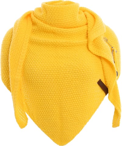 Knit Factory Coco Gebreide Omslagdoek - Driehoek Sjaal Dames - Dames sjaal - Wintersjaal - Stola - Wollen sjaal - Gele sjaal - Canario Yellow - 190x85 cm - Inclusief sierspeld