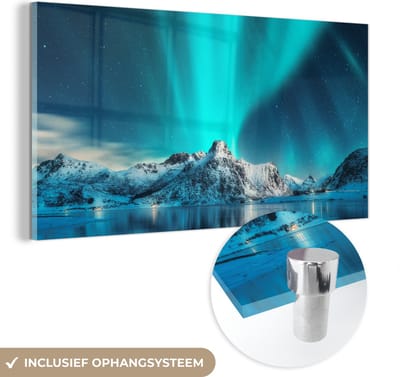 MuchoWow® Glasschilderij 120x60 cm - Schilderij acrylglas - Noorderlicht - IJs - Sneeuw - Noorwegen - Blauw - Bergen - Foto op glas - Schilderijen