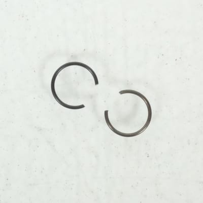 Paire Clips d'axe de piston Ø10mm 801648 pour scooter Peugeot 50 Tweet 2010-2017
