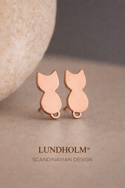 Lundholm Kleine Oorknopjes Dames Rosegoud kleurig Kat Poesje – Premium Stainless Steel Rose Goud Kleurig – Cadeau Vrouw Katten Oorbellen - Rosegoud Plated