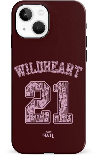 xoxo Wildhearts telefoonhoesje geschikt voor iPhone 13 - She's a Wildheart - 21 - Trendy hoesje met opdruk - Beschermhoes shockproof case - Burgundy / Bordeaux rood