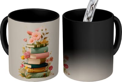 Magische Mok - Foto op Warmte Mokken - Koffiemok - Boeken - Stapel - Bloemen - Kleurrijk - Magic Mok - Beker - 350 ML - Theemok