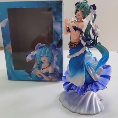 Hatsune Miku Fille Sirène Ange anime Océan Beau Sourire fille Peut être mis en favori Invoquer Bénédiction PVC Installation de table Chambre Jolis Cadeaux gray