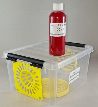 Selectieve val voor aziatische hoornaar. 2 liter box geleverd met 100ml trappit.