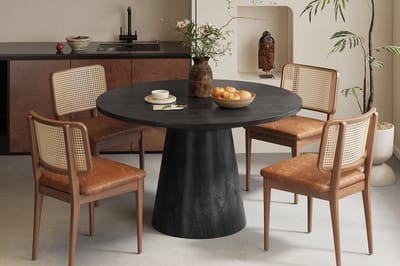 Tommy Ronde Eettafel – Ø 130 cm – Massief Zwart Mangohout – Conische Middenpoot