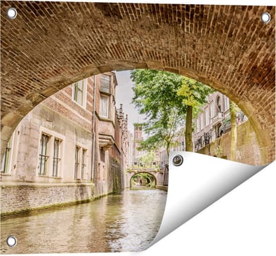 Gards Tuinposter Gracht in Utrecht onder de Brug - 50x40 cm - Tuindoek - Tuindecoratie - Wanddecoratie buiten - Tuinschilderij