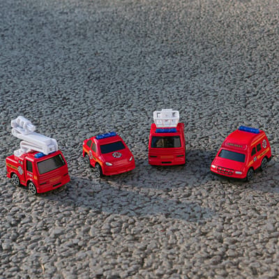 Mini Camion de Pompiers Version Q Ensemble de Modèles Véhicule Classique en Alliage à Rappel Ornement Cadeau d'Anniversaire Créatif pour Enfants