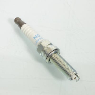 Bougie d'allumage NGK pour Scooter Piaggio 150 Medley Après 2016 LMAR8EI-7 / 92499 Neuf