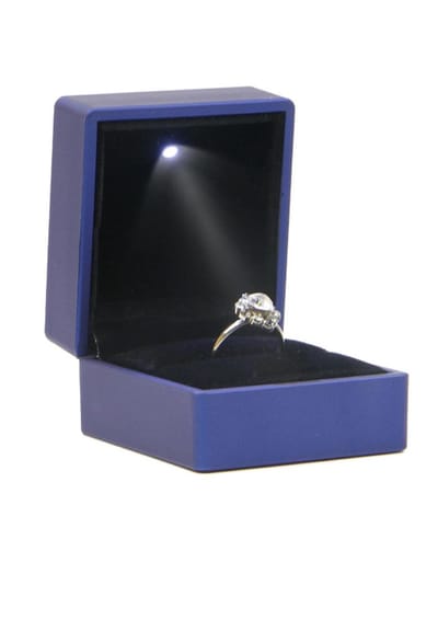 Ring doosje met LED verlichting- blauw, huwelijk, verloving, aanzoek, ringdoosje, led-lichtje, valentijnsdag, voorstel, lampje, cadeau, liefde, sieraadendoos, opbergdoos, juwelendoos