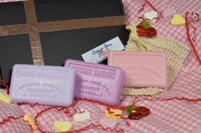 Valentijn zeep cadeau set Elle, fleur de champs, tendre baiser + sisal zeepzakje - valentijn cadeau voor haar